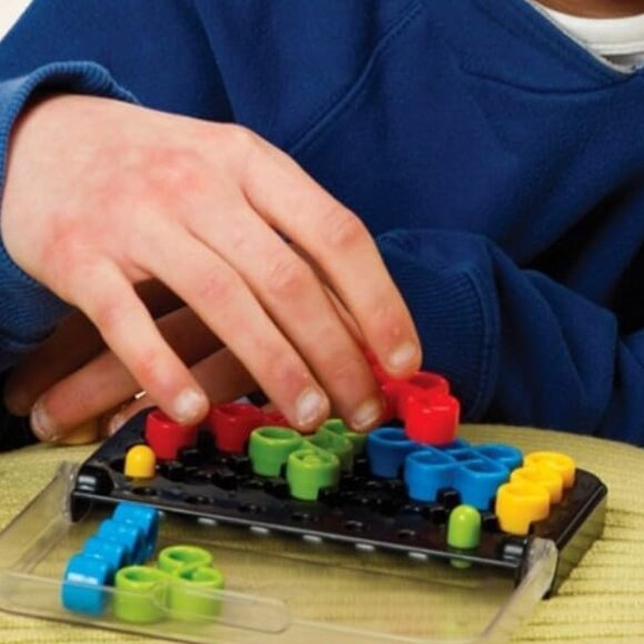 Smart Games IQ Twist -Brain Teasing Puzzle Game 120 Challenges New Sealed Age 6+ - Picture 5 of 12